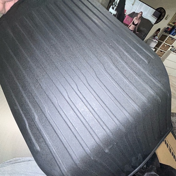 Wennebird all weather slip proof mats for 2021-2023 Tesla model x floor liners - Picture 4 of 6